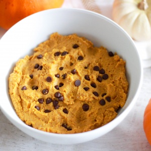 Sugar-Free Edible Pumpkin Protein Cookie Dough (Paleo / Vegan / Keto)