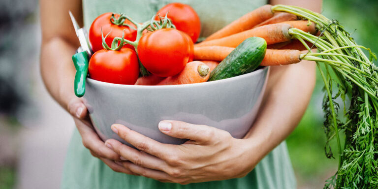 How to Eat Healthy in the Dorms