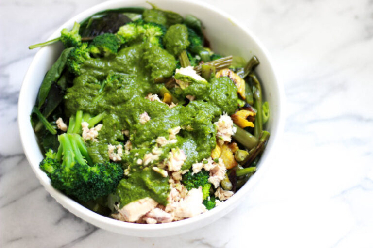 “Clean Out the Fridge” Veggie Green Sauce (Paleo / Vegan)